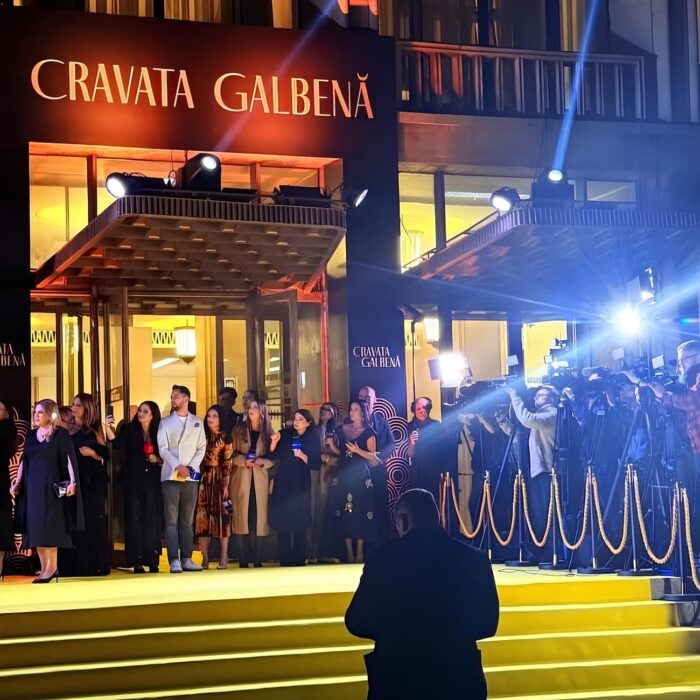 Stalpi delimitare cu cordon galbeni